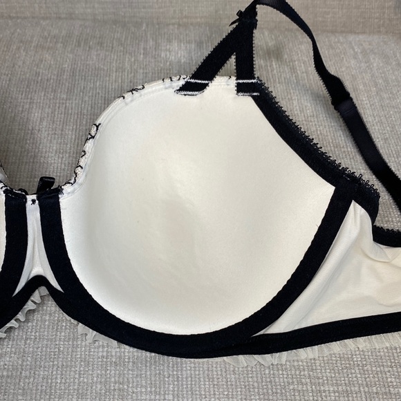 Victoria's Secret Dream Angels Lined Demi Black White Floral Wire Bra 36DD - Picture 4 of 11